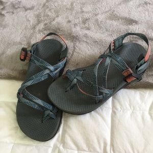 worn once chacos!!!